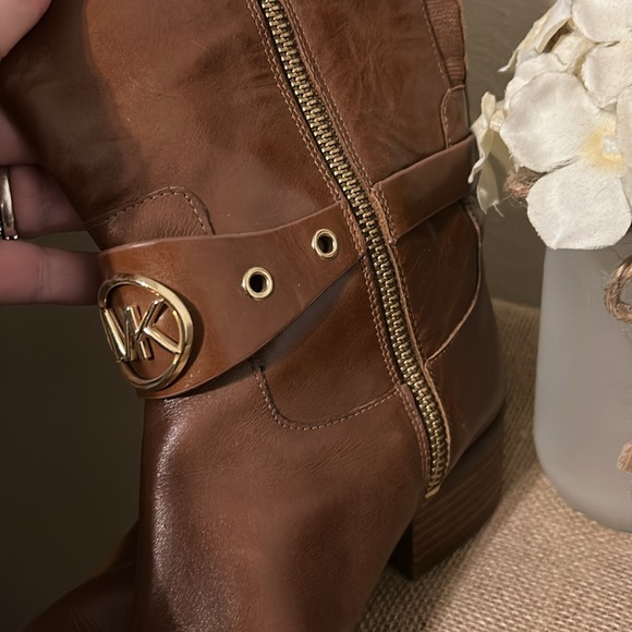 Michael Kors tall zip up boots, beautiful dark brown, only wore twice - Picture 3 of 5